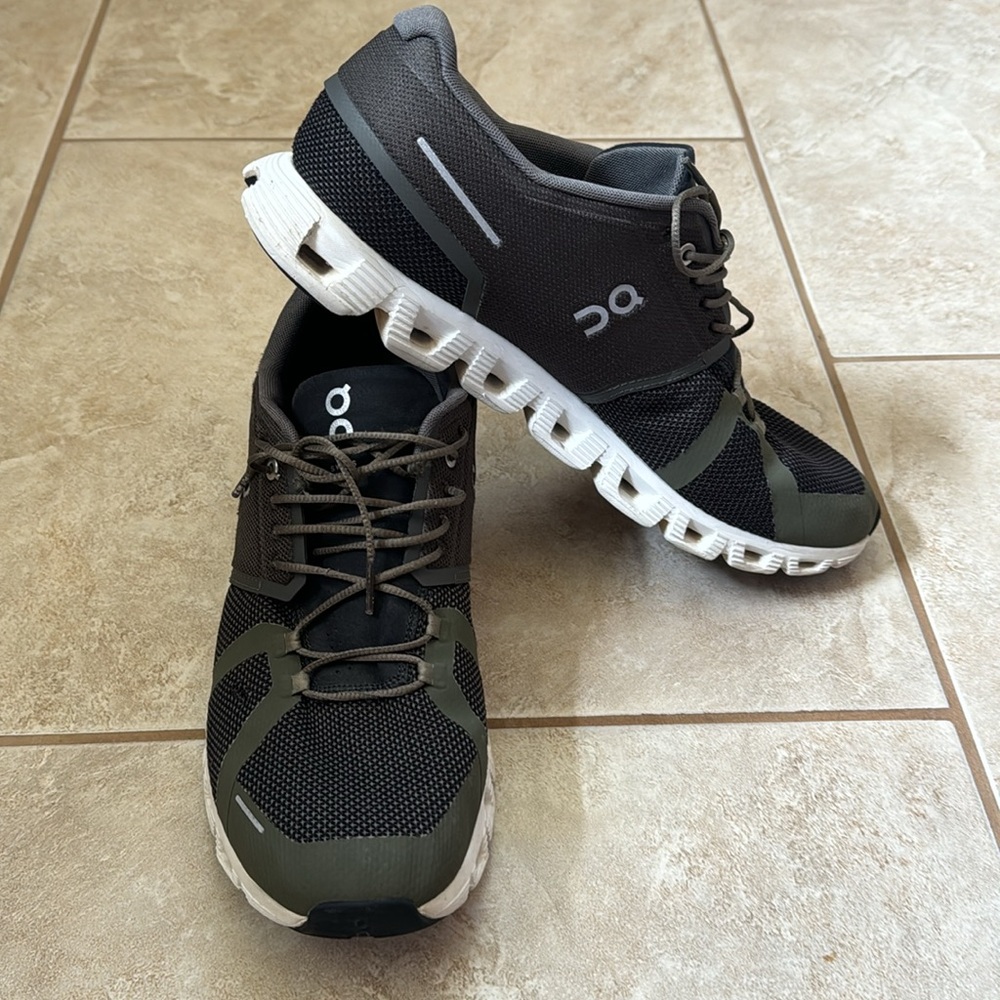 OBRO. On Cloud 5  sz M12 Nice shoes!!